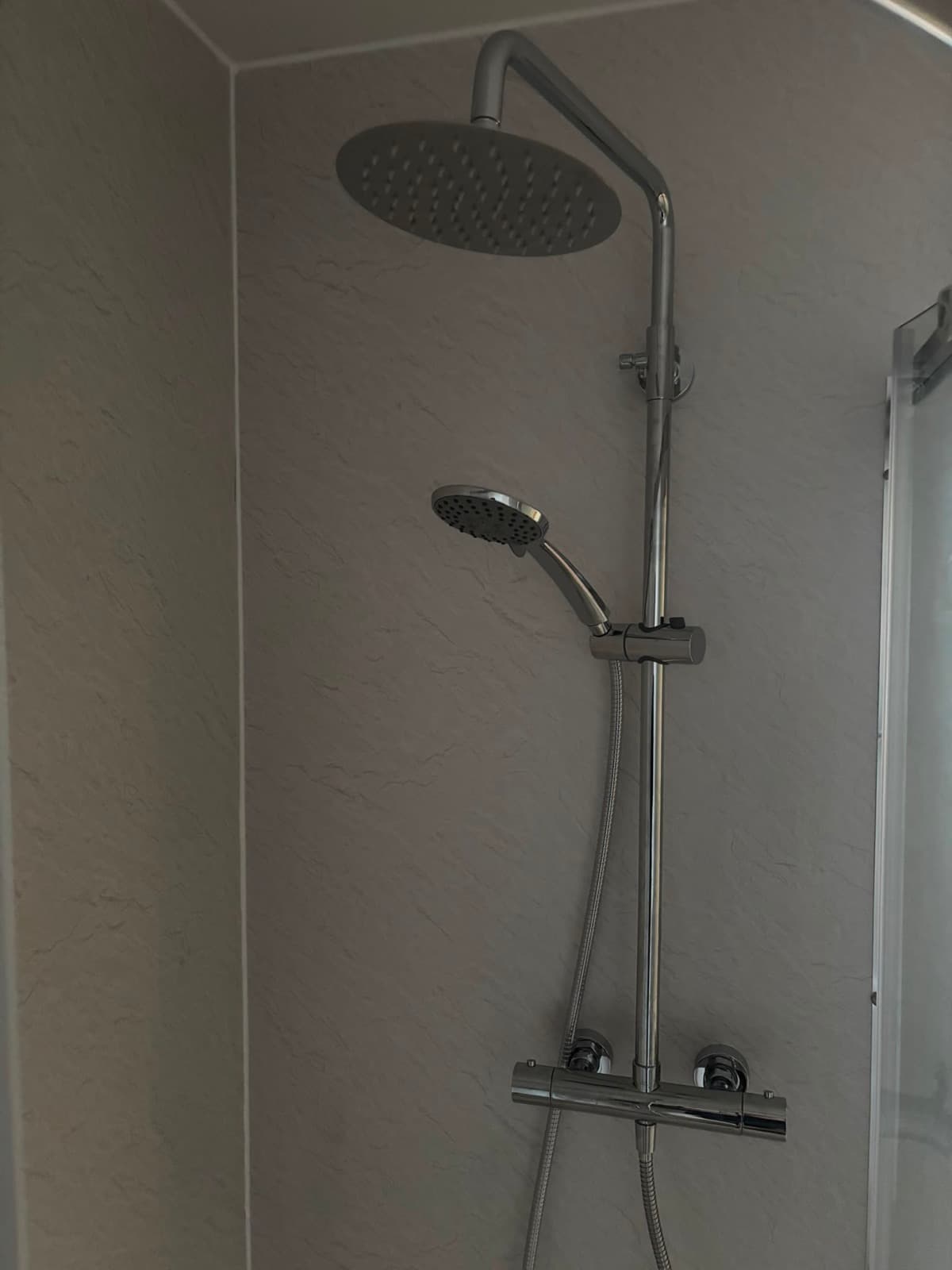 Chrome rainfall shower